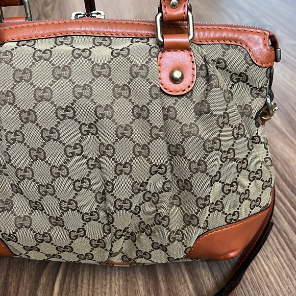 A190 - 💯 % authentic Gucci shoulder bag - Picture 9 of 16